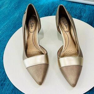 Life Stride Dorsay Pumps NWOT